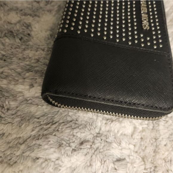 Michael Kors black wallet  - Picture 5 of 8